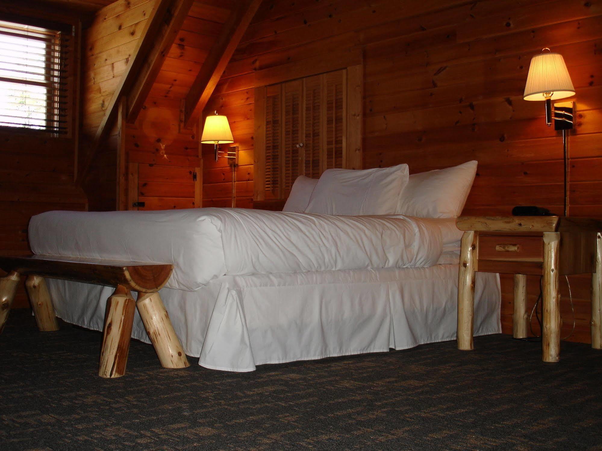 Mountain Top Inn And Resort Warm Springs Exterior photo